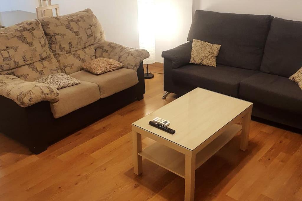 2F, Aire Acondic, 80M2, 2 Dormitorios, 4 Huespedes, Wifi Gratis La Línea de la Concepción Exterior foto